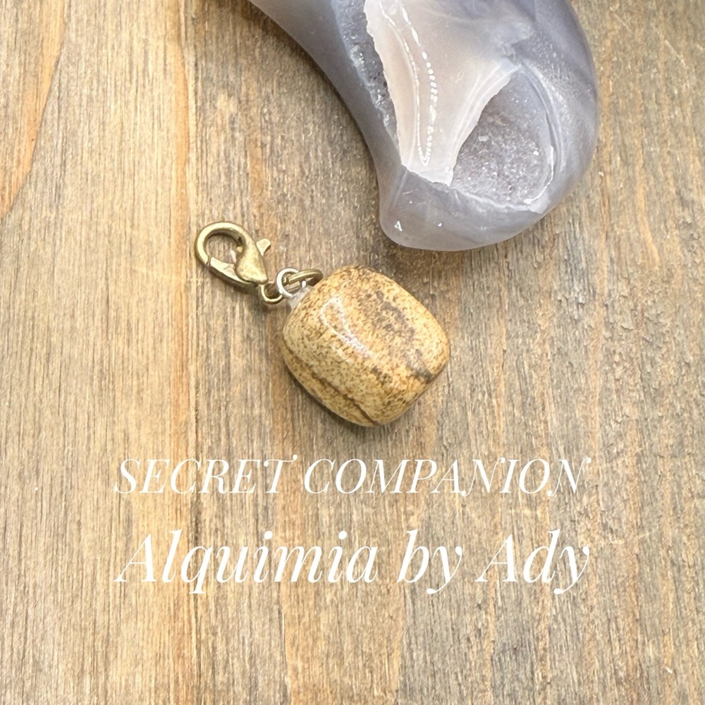 Alquimia Beige and Gold Stone Key/Charm Holder